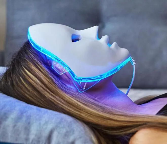 Красный или синий свет: какая LED-терапия для чего